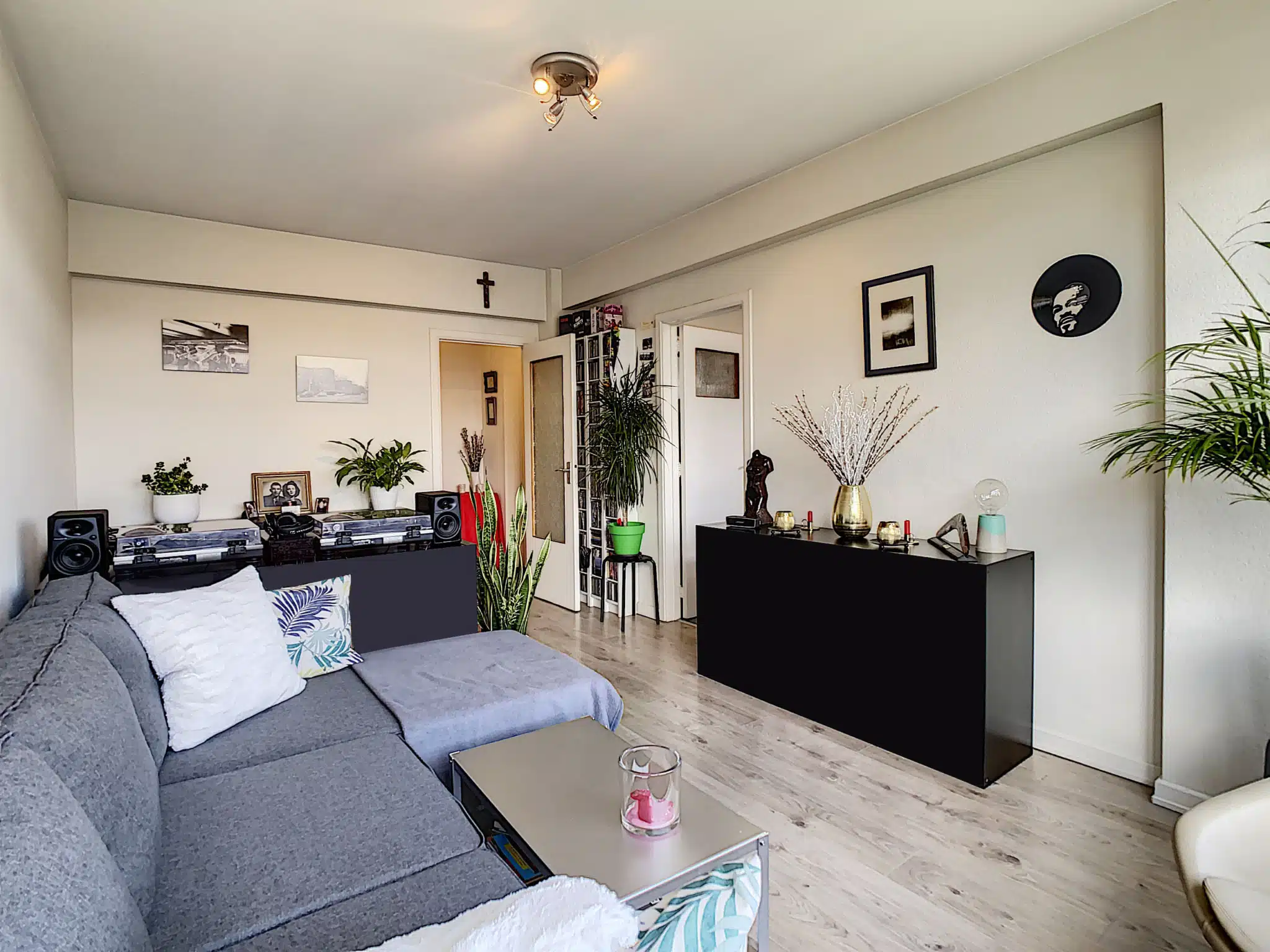 Comfortable modern living room with urban decor Living room - Bright 1bed apartment with balcony - Watermael-Boitsfort