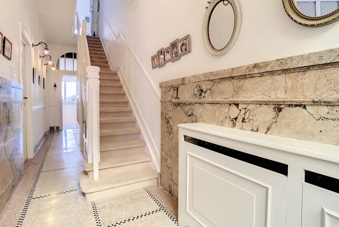 Hall - Magnifique Maison – A deux pas des Etangs d’Ixelles