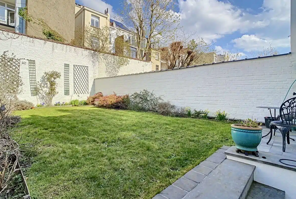 Jardin - Magnifique Maison – A deux pas des Etangs d’Ixelles