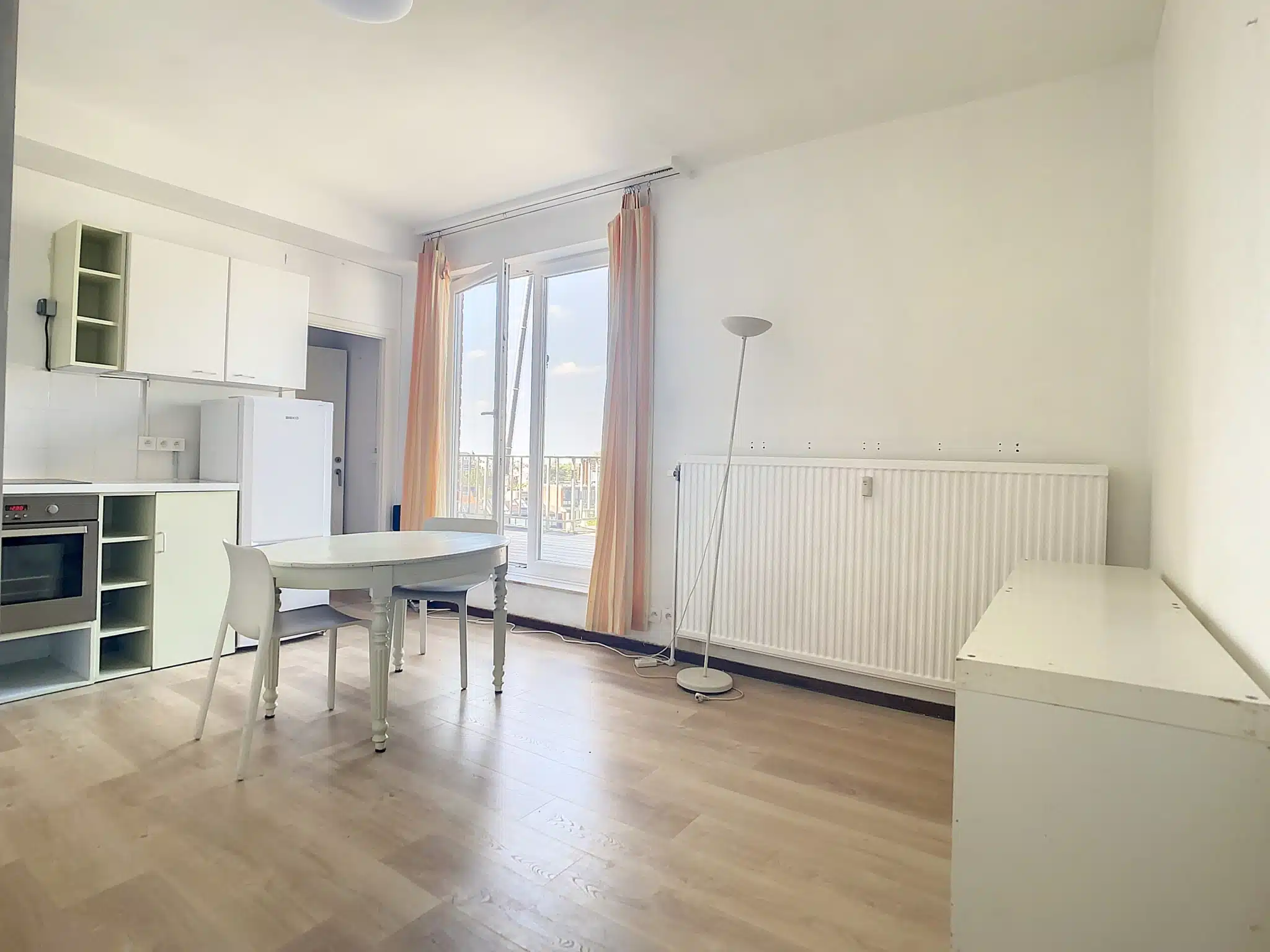 Licht, modern appartement met minimalistisch ontwerp Studio met terras van 29m² - Ukkel