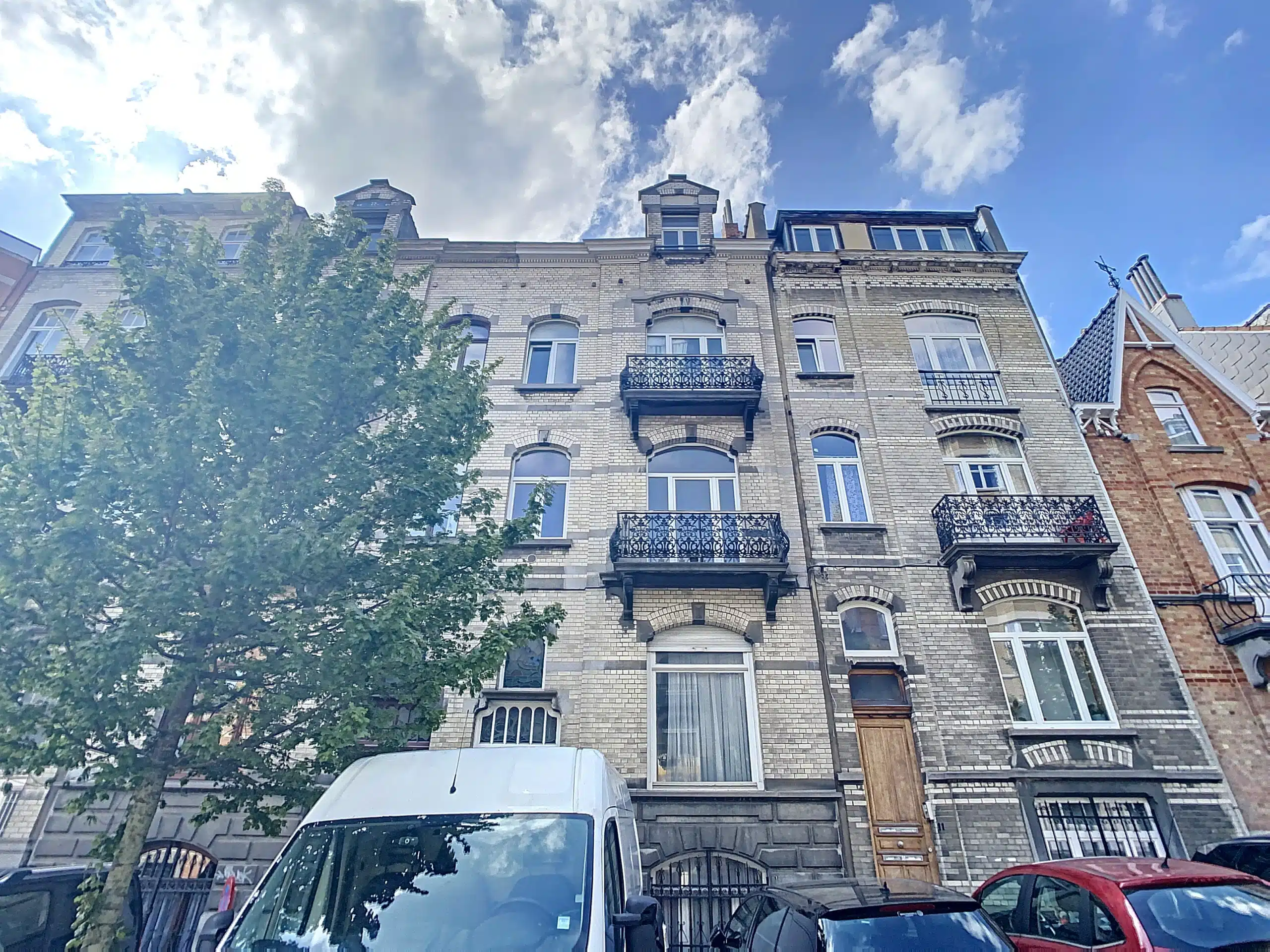 Façade Historique Avec Balcons et Urbain Authentique Balcon - Superbe Maison de maître avec Jardin – Altitude 100 – Forest