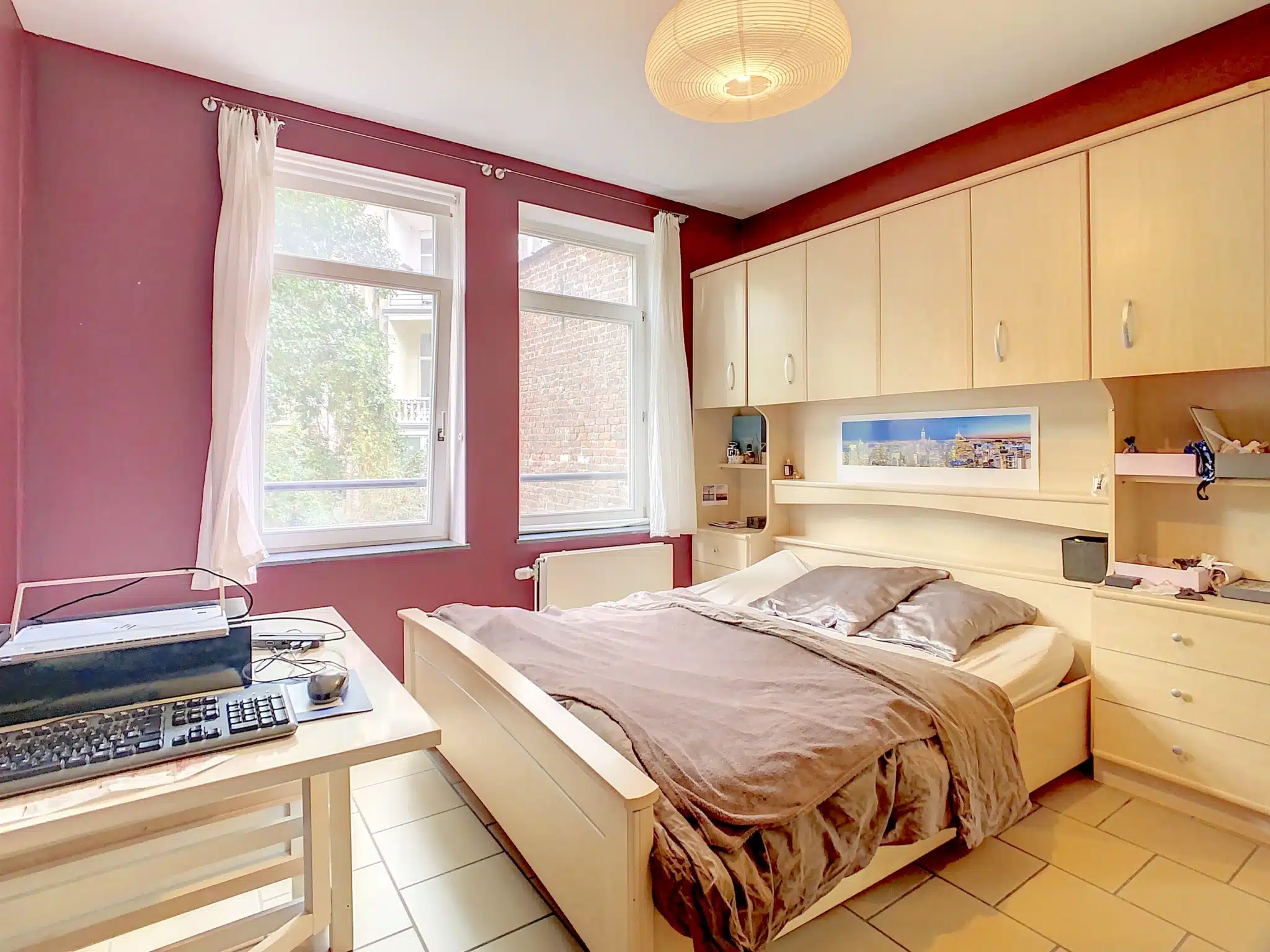 Cosy Modern Bedroom with Burgundy Wall Naturally Bright Bedroom - Magnificent 2 bedroom apartment - Near Place van Meenen - Ixelles