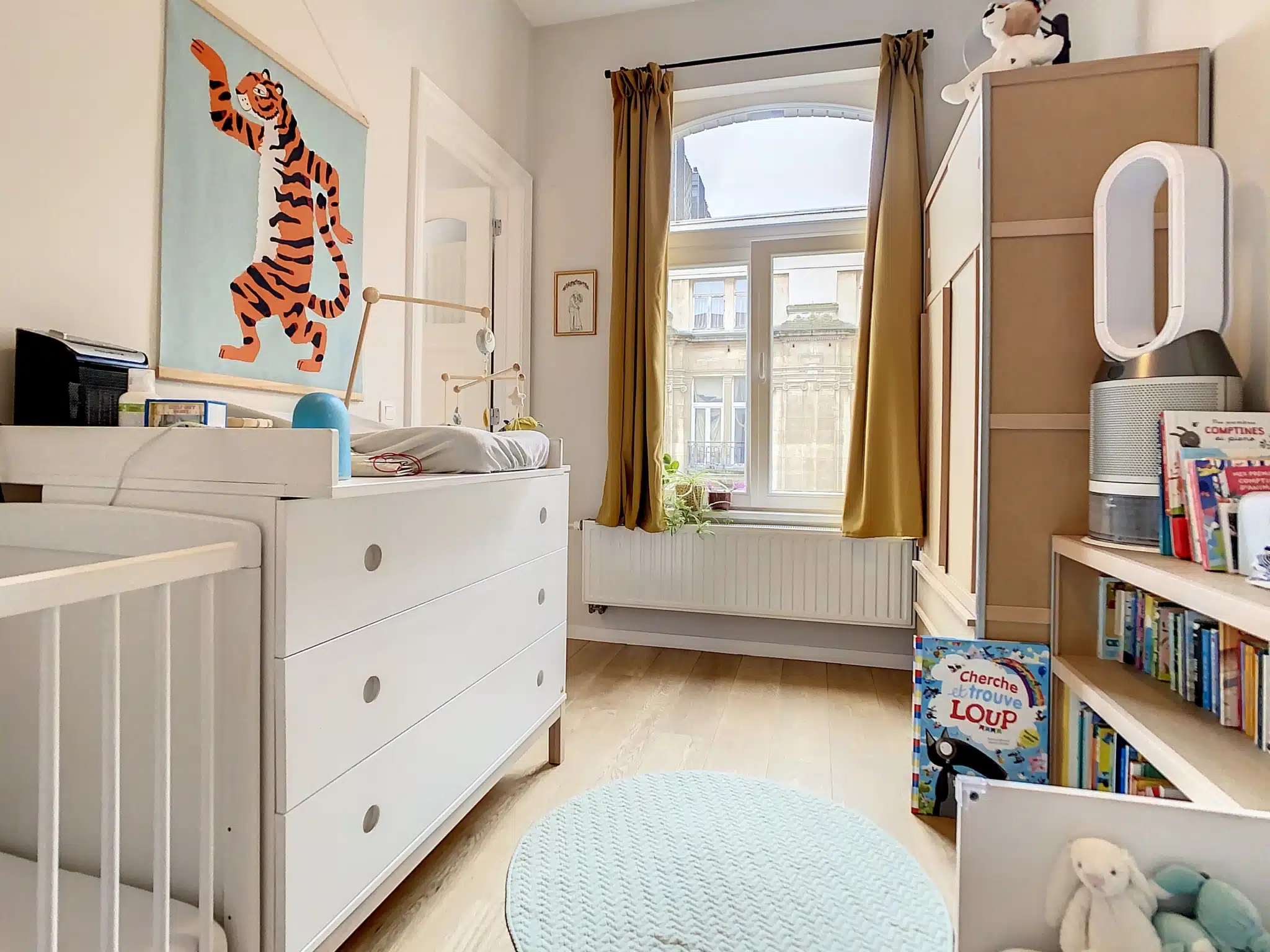 Nursery Charmante et Froide pour Bébé avec Murales Animaux Place Brugmann/Châtelain – Superbe appartement 2 chambres – Ixelles