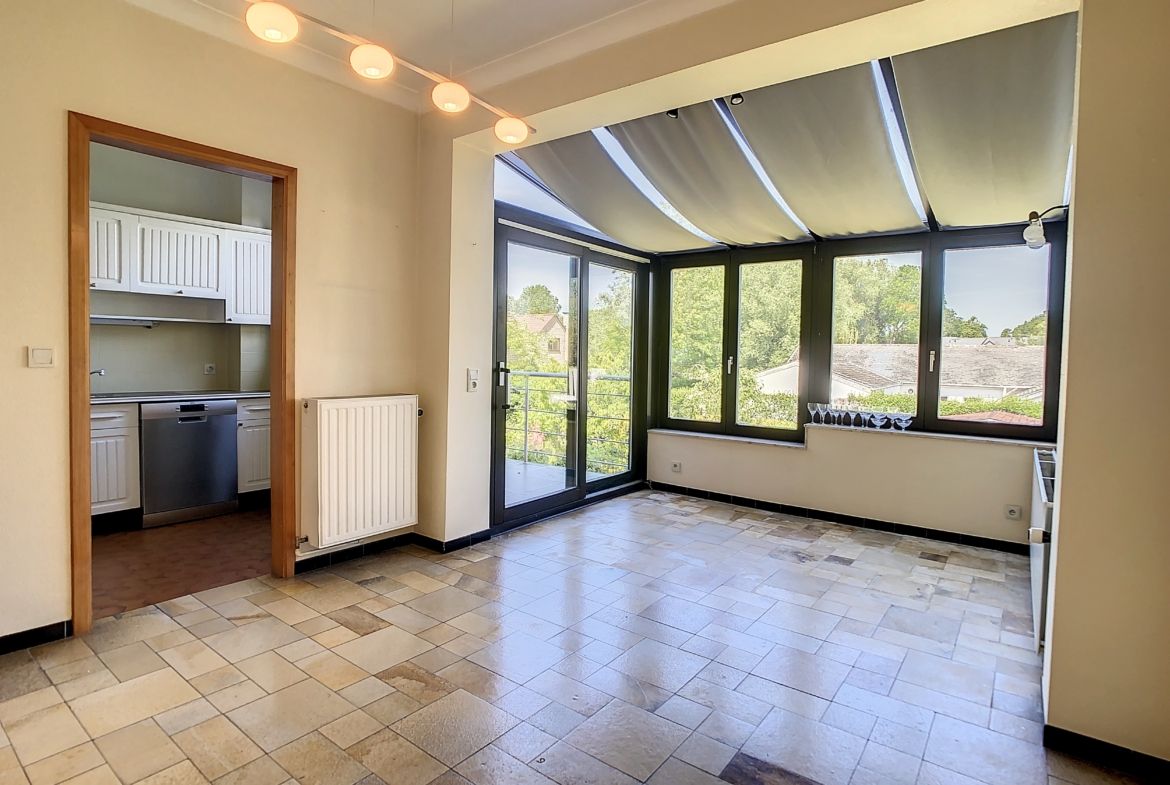 Woonkamer - Prachtig 3-fronig huis met tuin & garage - Ukkel