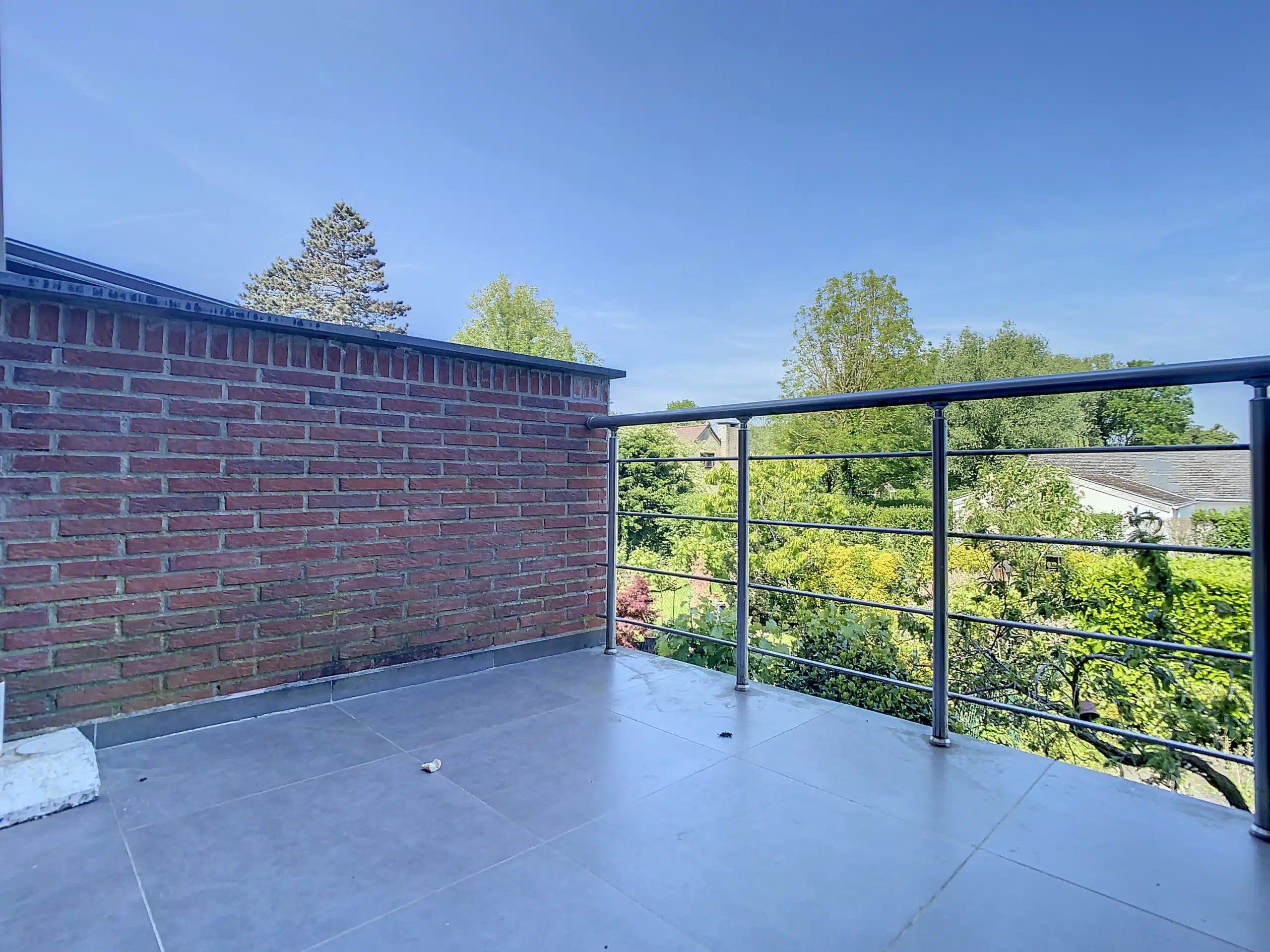 Elegant Balcony with View of Green Nature Balcony - Magnificent 3-façade house with garden & garage - Uccle