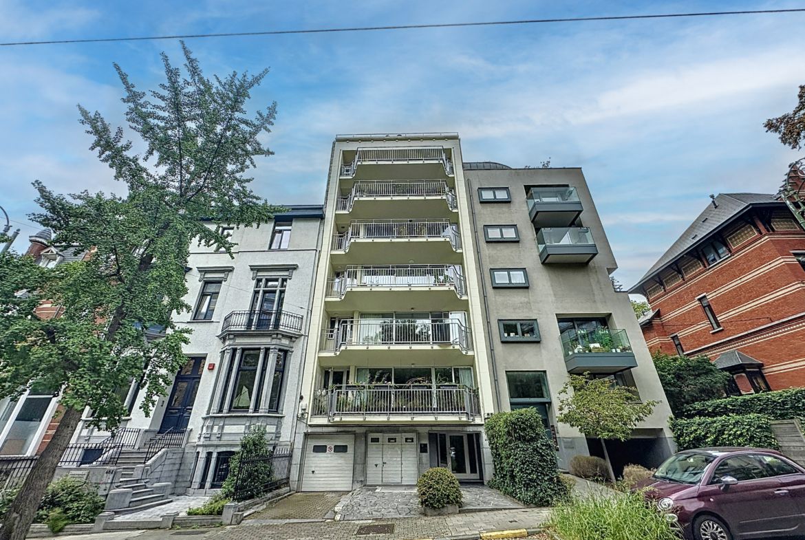 Schitterende flat met 2 slaapkamers, terrassen & garage - Brugmann - Ukkel