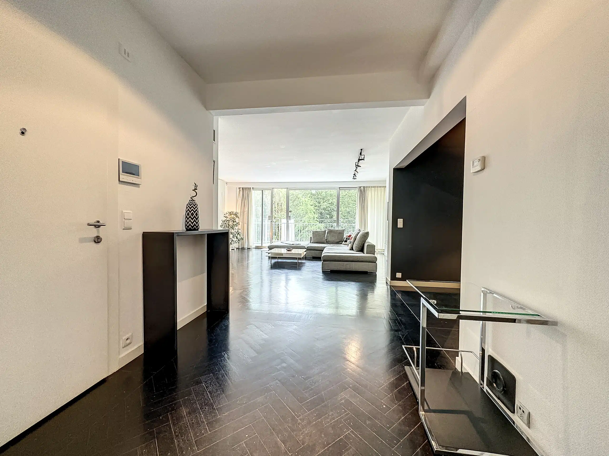 Bright, Modern Entrance with Sleek Design Entree - Superb 2 bedroom apartment, terraces & garage - Brugmann - Uccle