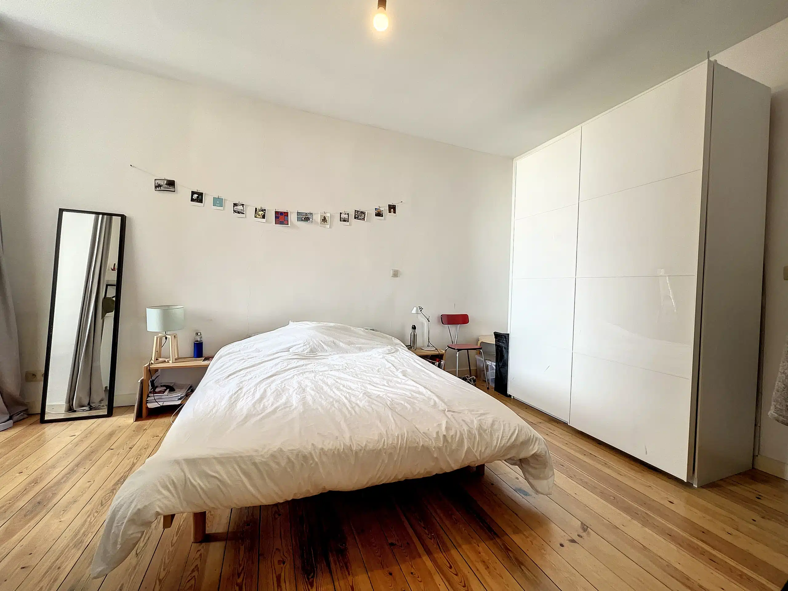Chambre Minimaliste et Calme pour la Relaxation Chambre - Saint-Gilles : -Lumineux appartement 1 chambre