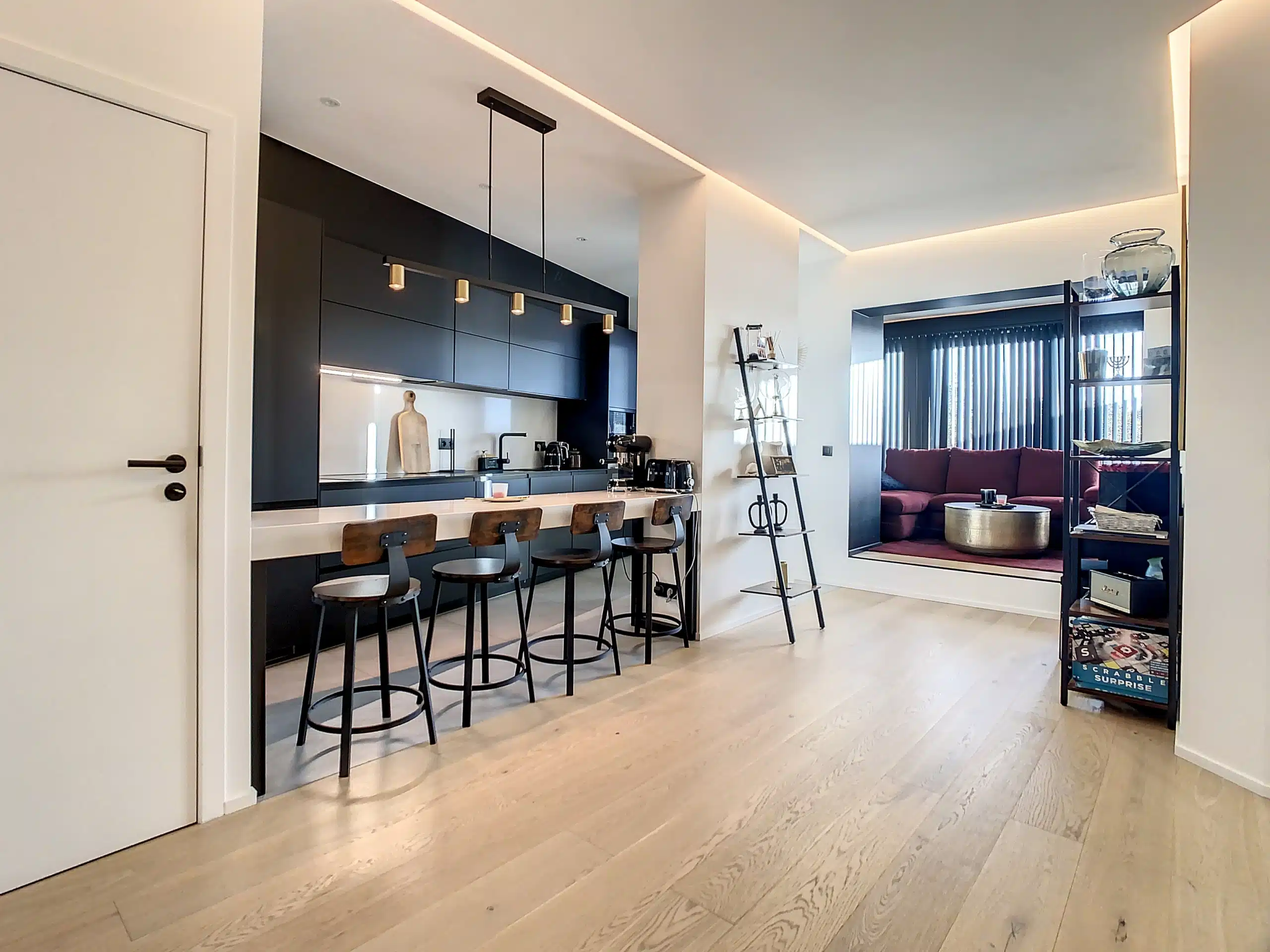 Modern interiors: Comfortable, streamlined kitchen and living room Kitchen - Exceptional penthouse with large terrace and garage box - Uccle