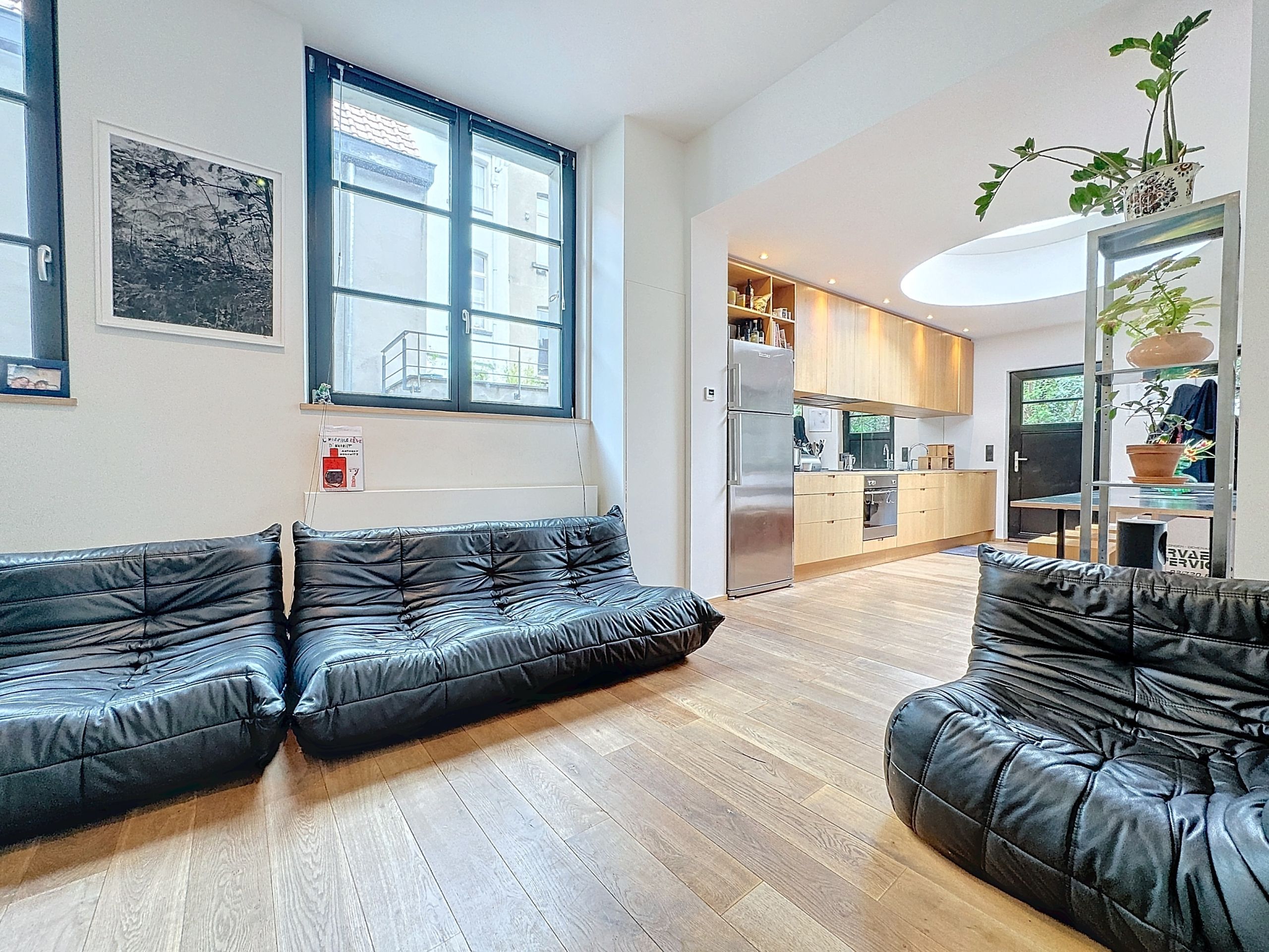 Comfortable modern living room with open kitchen Kitchen - Back house - South terrace - Sablon - Brussels