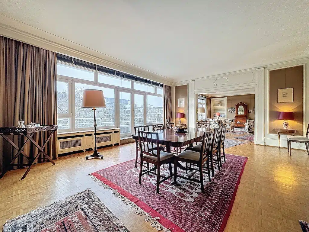 Salle à Manger Élégante et Chaleureuse avec Lounge Intégré Salle a manger - Louise Châtelain – Bel appartement avec terrasses + garage – Ixelles