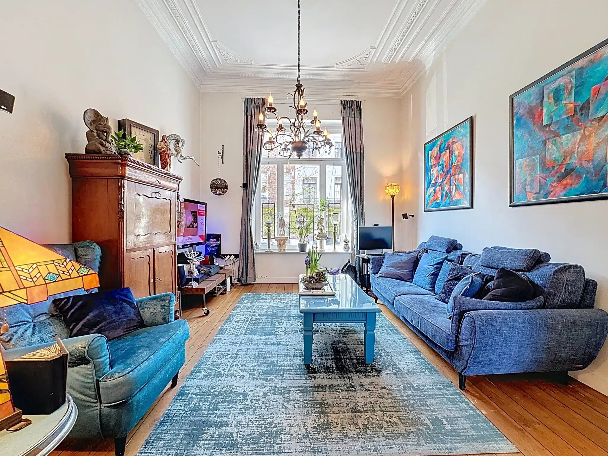 Salon Confortable et Élégant avec Décor Moderne Salon - Maison de Maître avec jardin : Saint-Gilles