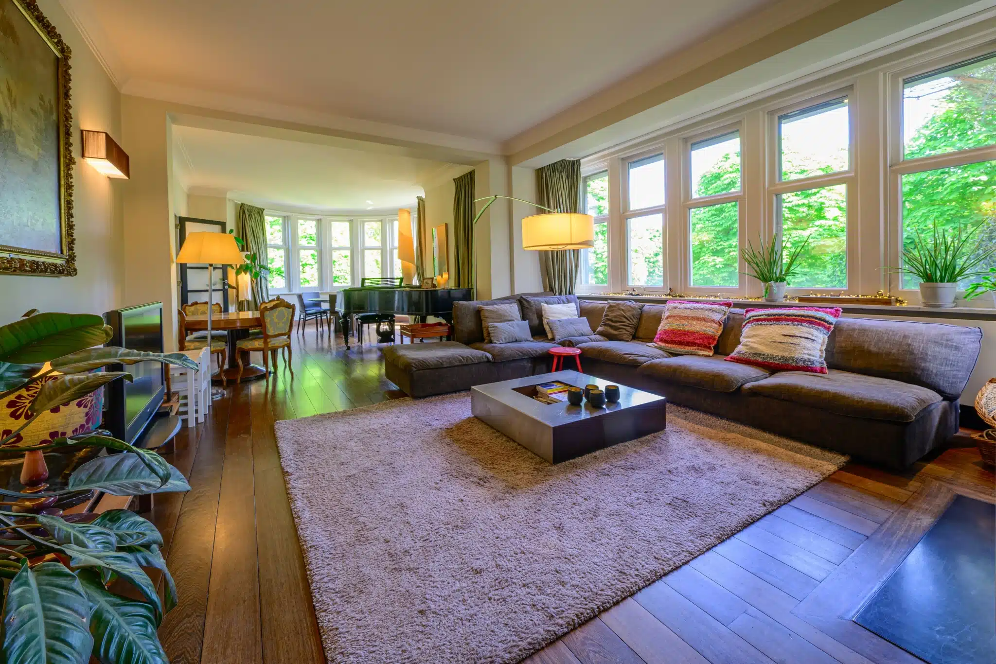 Comfortabele en lichte woonkamer met moderne stijl Woonkamer - Maison de Maître tegenover Parc Astrid - Anderlecht