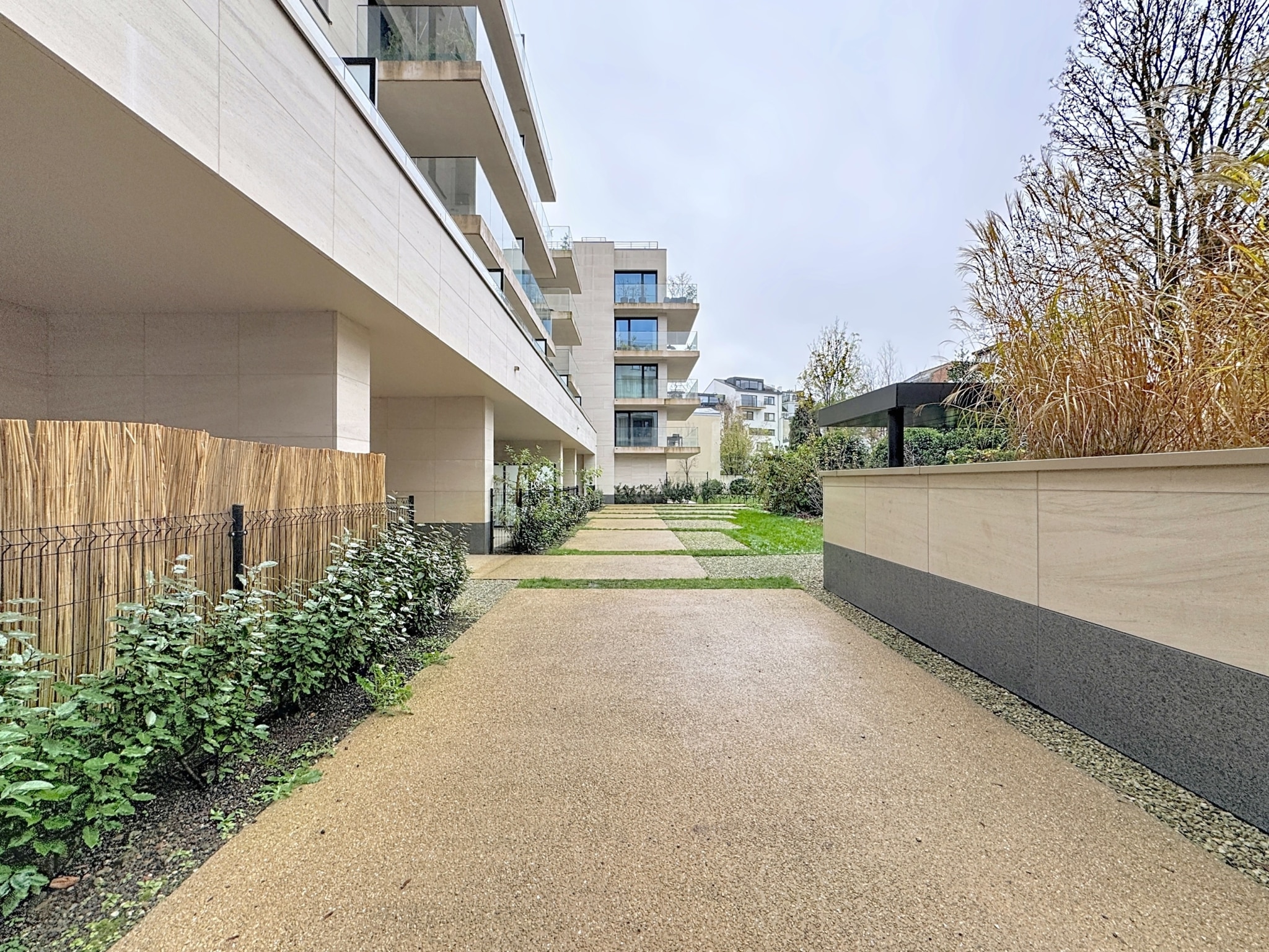 Moderne tuin en harmonieuze hedendaagse woningen Tuin - PEB: A-appartement met terras - Stéphanie/Louise - Elsene