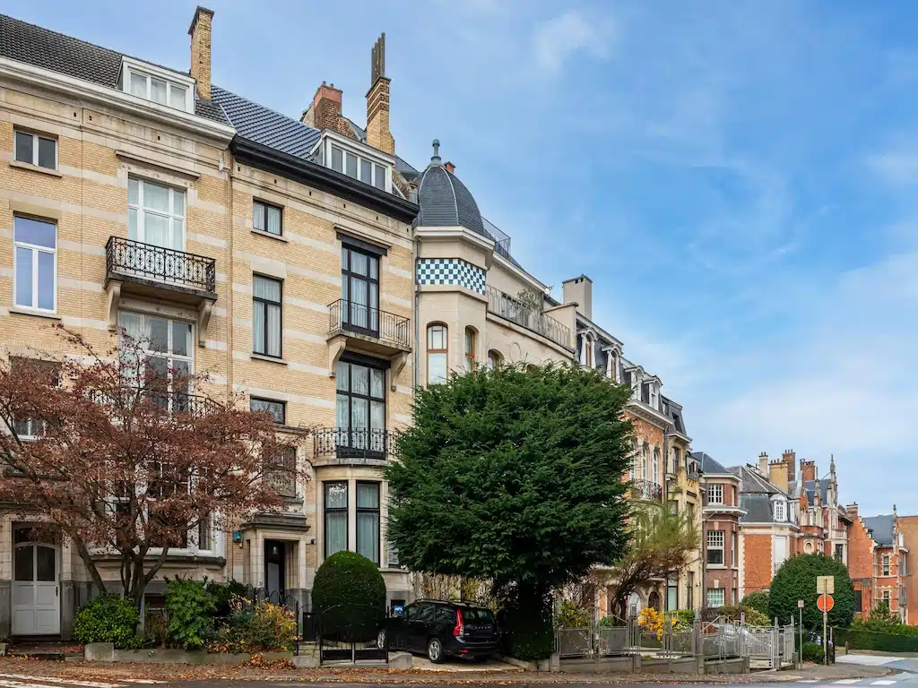 Charming residential neighborhood with elegant architecture Character house by Hoffmann - Square Vergote - Schaerbeek